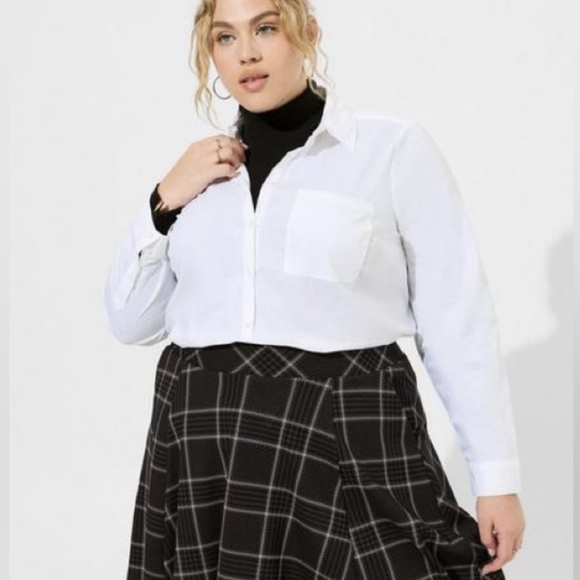 NWT Torrid Madison  Poplin Button Down Blouse 1X - Picture 2 of 5